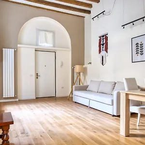 https://urban-stylish-loft-self-check-in.italymilanhotels.net